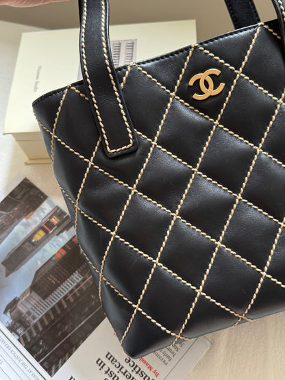Vintage Chanel calfskin vivian tote