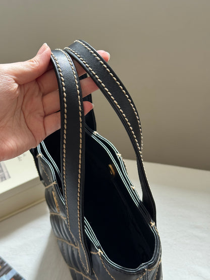 Vintage Chanel calfskin vivian tote