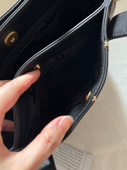 Vintage Chanel calfskin vivian tote