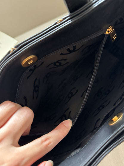 Vintage Chanel calfskin vivian tote