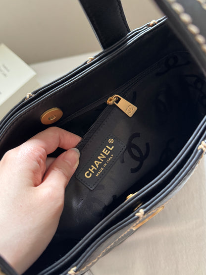 Vintage Chanel calfskin vivian tote