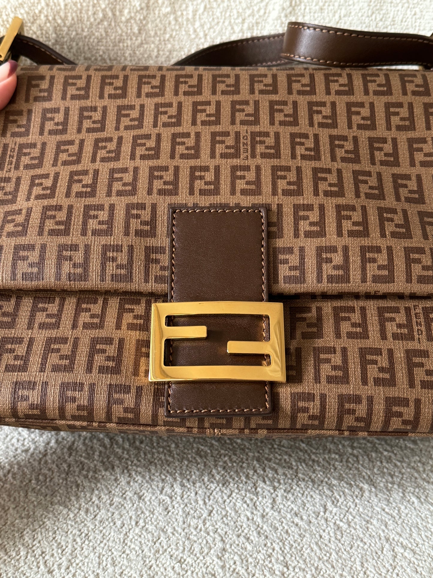 Vintage Fendi 金扣teddy mama baguette 🥖