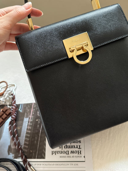 Vintage Salvatore Ferragamo黑金博物館包🪐