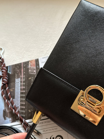 Vintage Salvatore Ferragamo黑金博物館包🪐