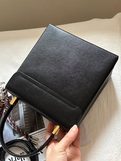 Vintage Salvatore Ferragamo黑金博物館包🪐
