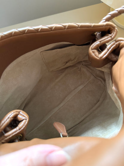 Vintage Bottega Veneta leather flap bag🧸