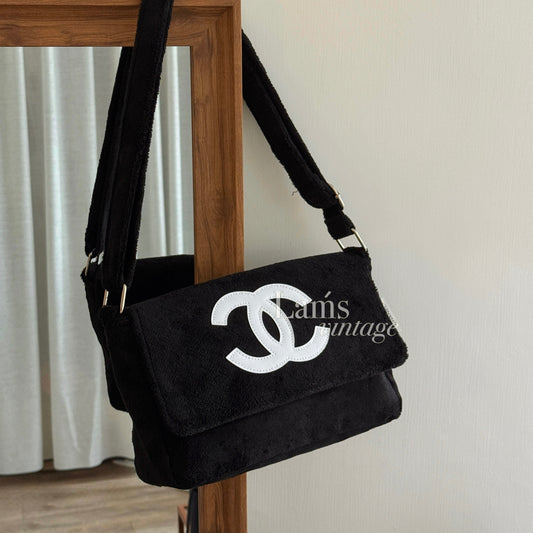 Vintage Chanel 黑白毛毛袋🐼