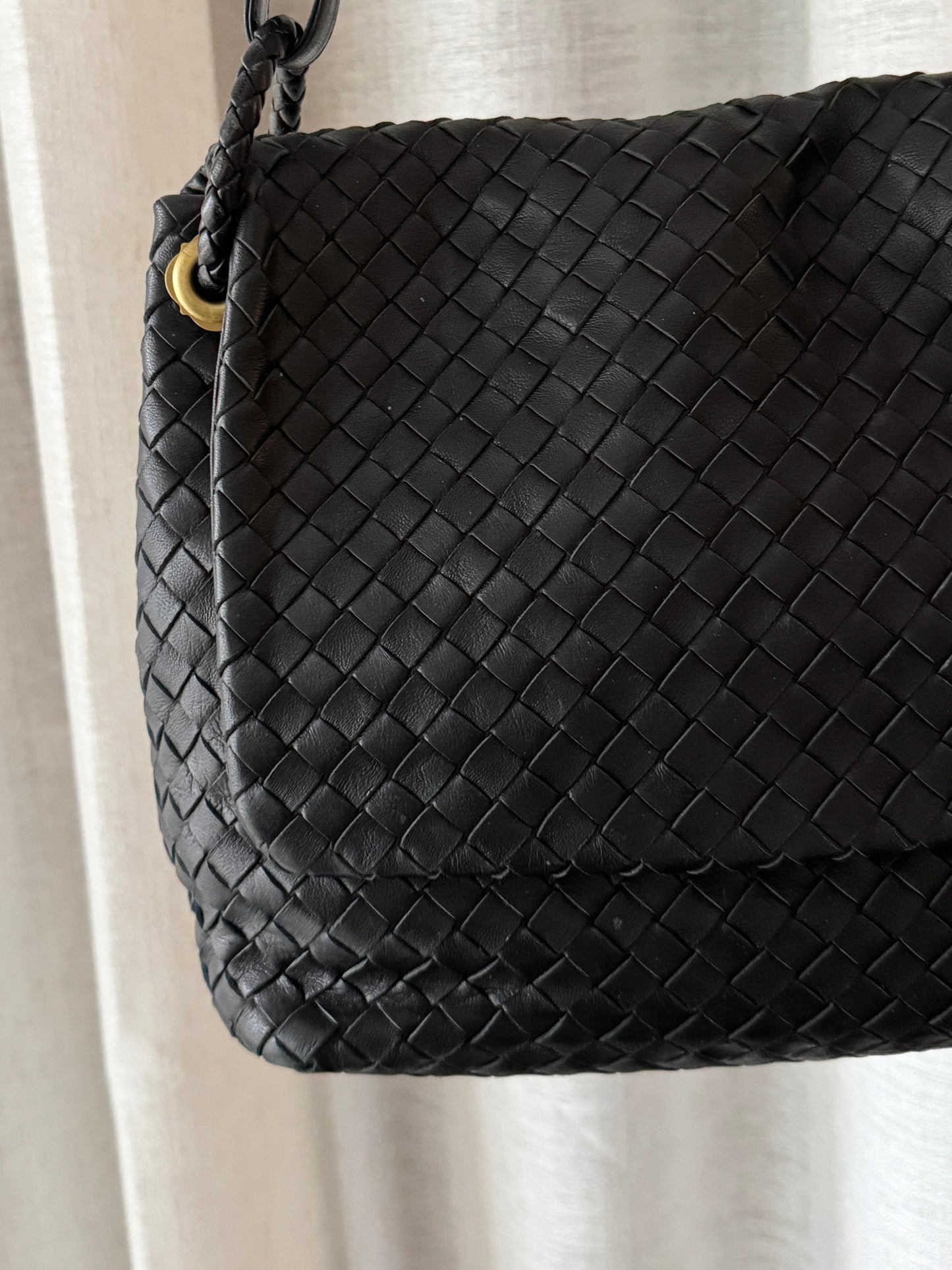 Vintage Bottega Veneta black leather flap bag🧸