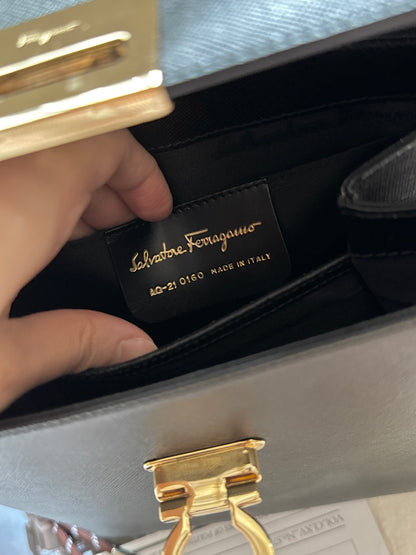 Vintage Salvatore Ferragamo黑金博物館包🪐