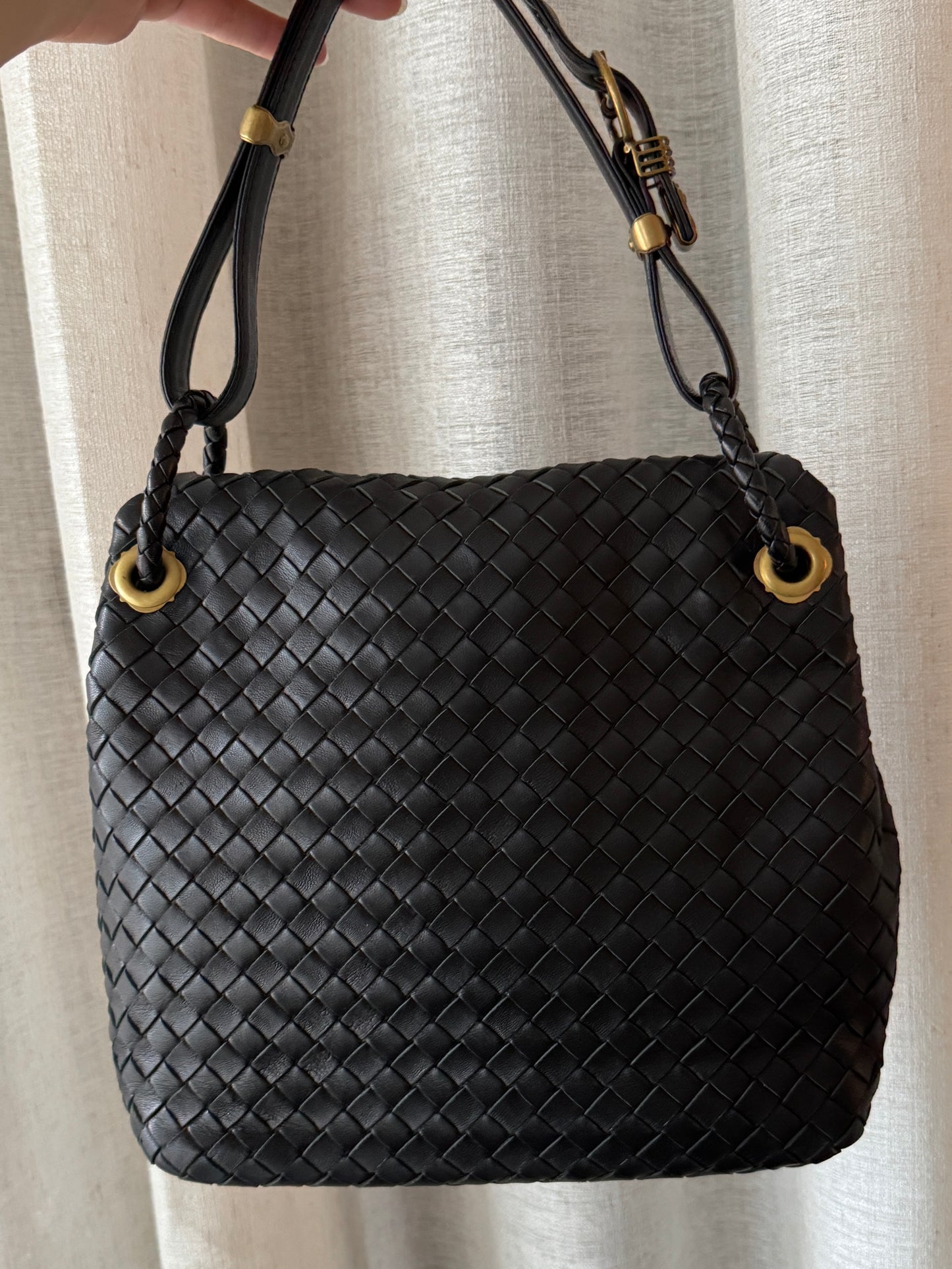 Vintage Bottega Veneta black leather flap bag🧸