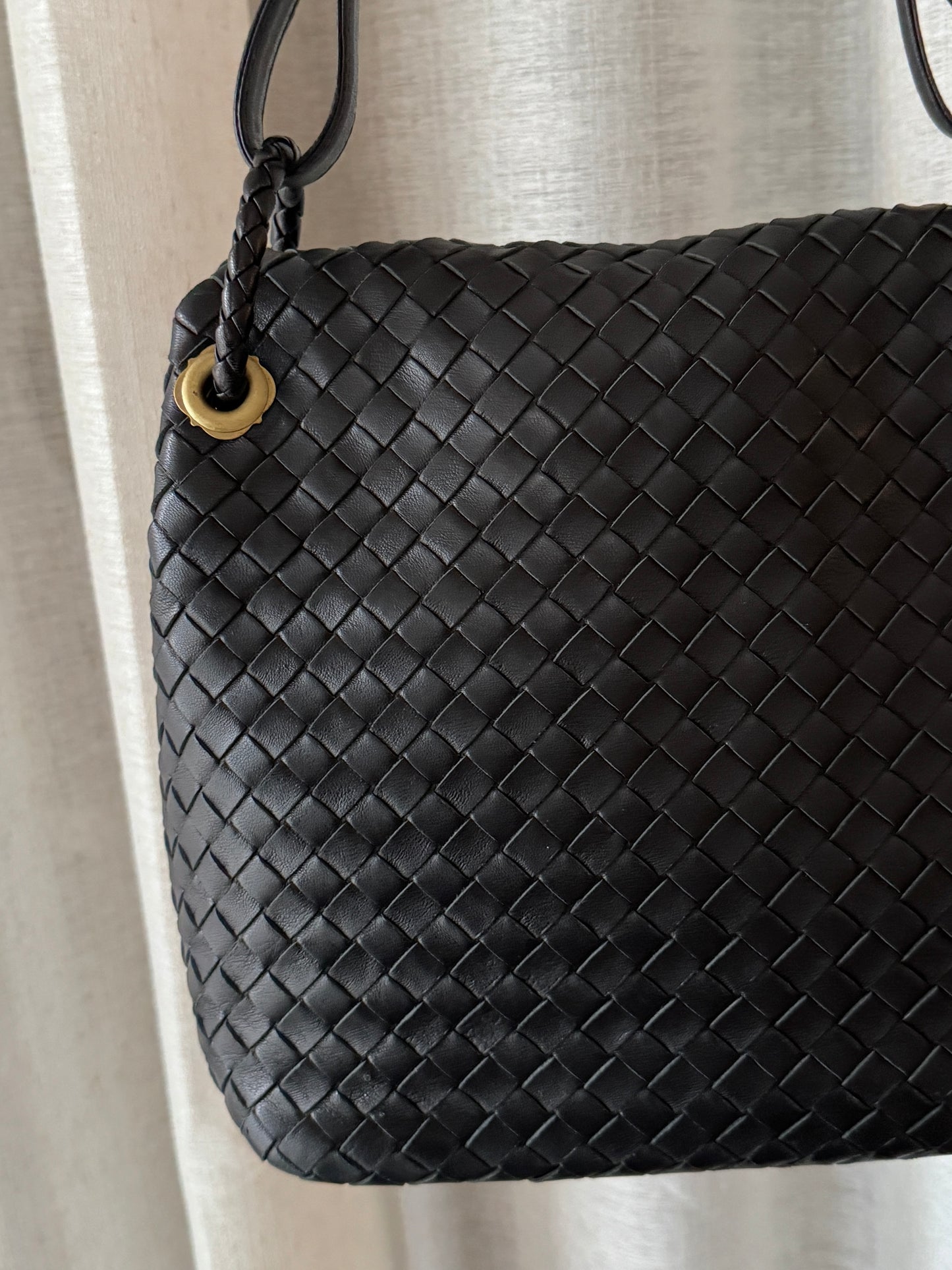 Vintage Bottega Veneta black leather flap bag🧸