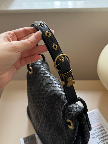 Vintage Bottega Veneta black leather flap bag🧸