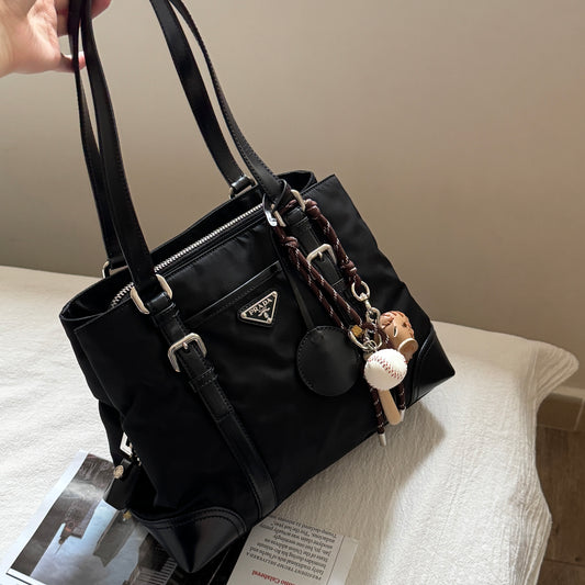 Vintage Prada nylon tote🧳