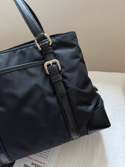Vintage Prada nylon tote🧳