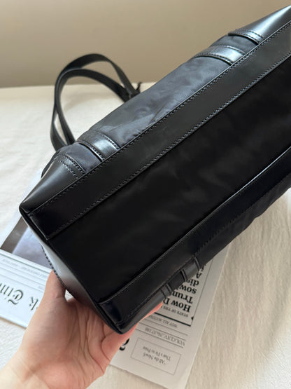 Vintage Prada nylon tote🧳