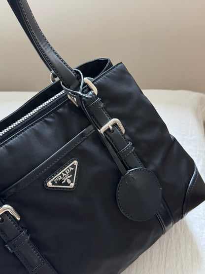 Vintage Prada nylon tote🧳