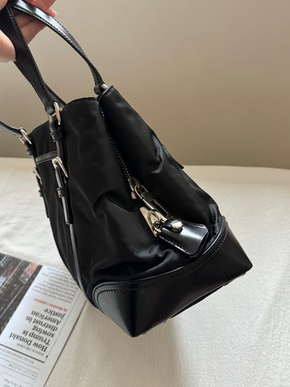 Vintage Prada nylon tote🧳