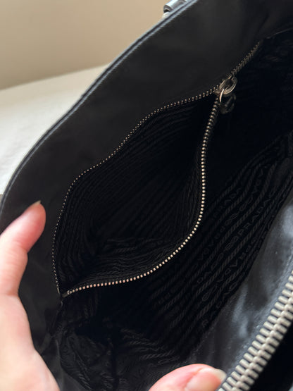 Vintage Prada nylon tote🧳