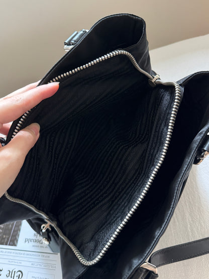 Vintage Prada nylon tote🧳