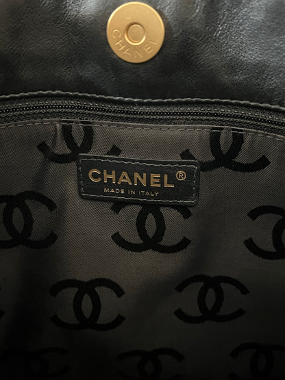 Vintage Chanel Vivian tote