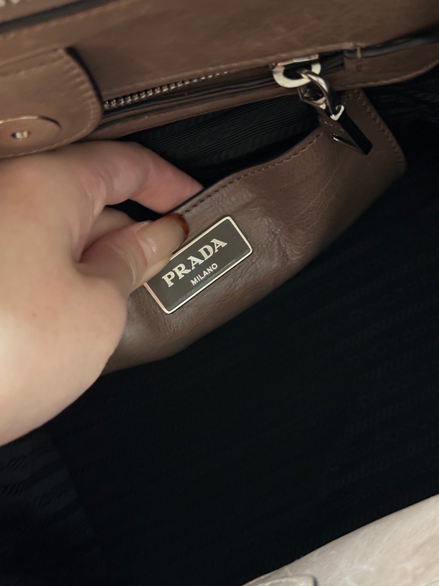 Vintage Prada square tote🐻