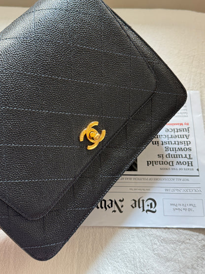 Vintage Chanel calfskin kelly🕶️