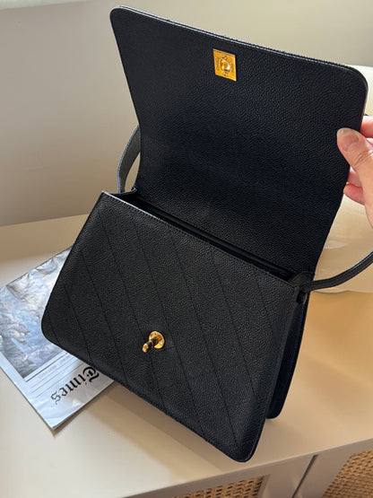 Vintage Chanel calfskin kelly🕶️