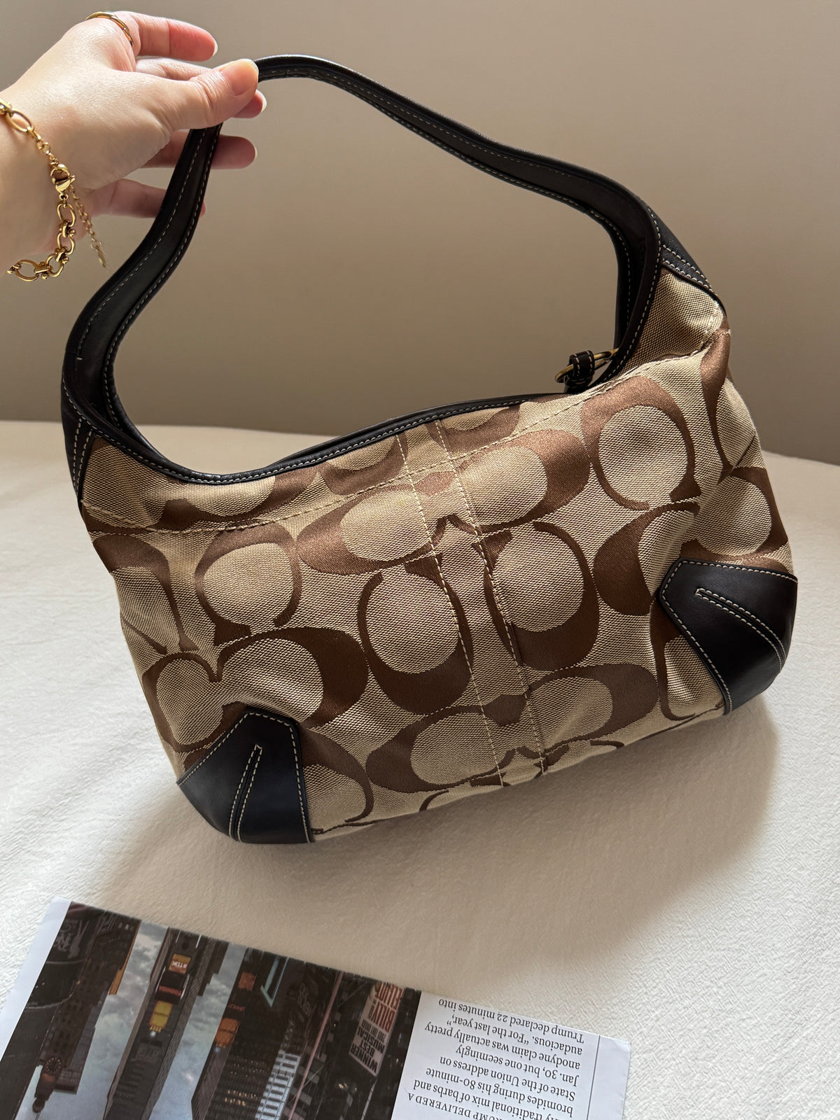 Vintage Coach chocolate hobo🥐