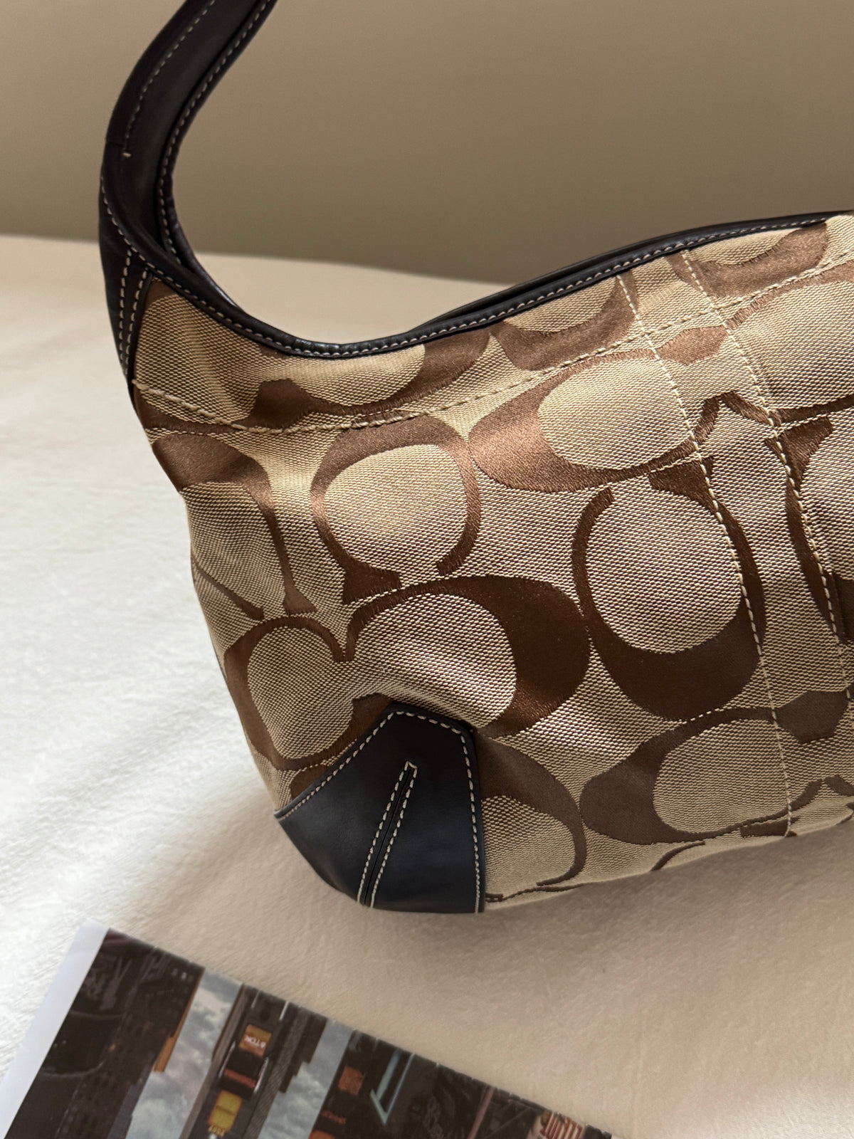 Vintage Coach chocolate hobo🥐