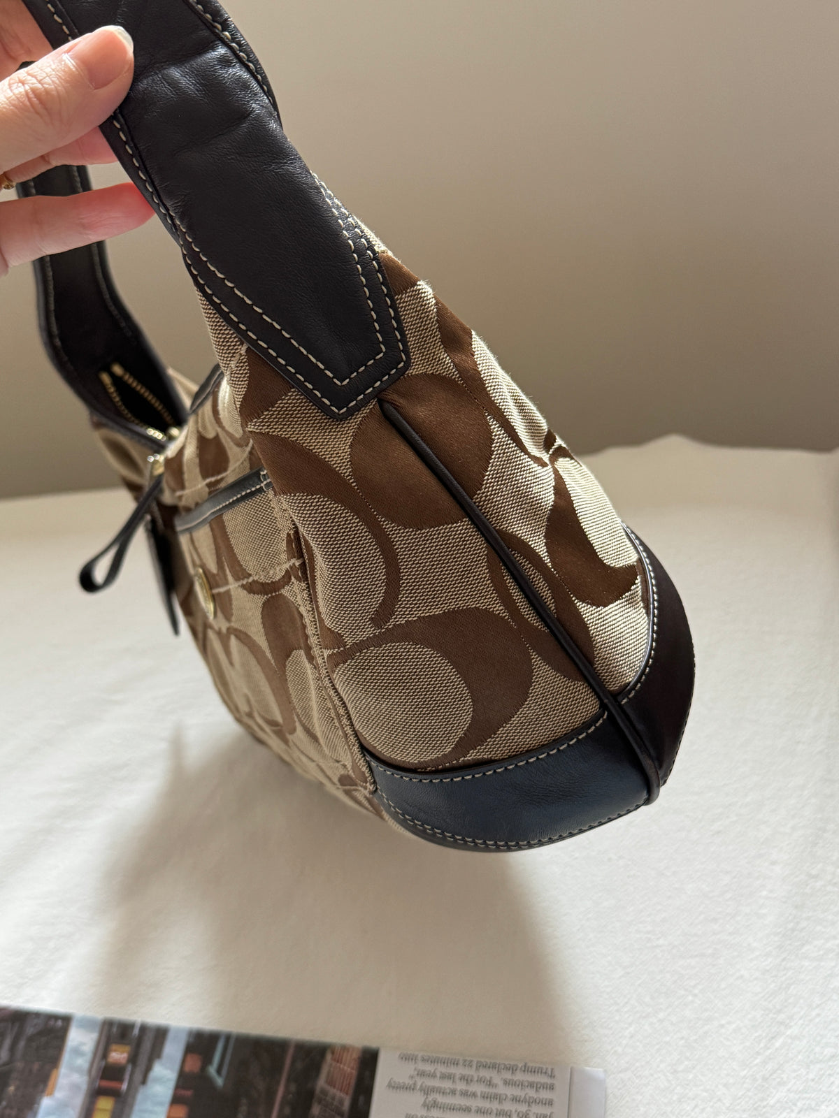 Vintage Coach chocolate hobo🥐