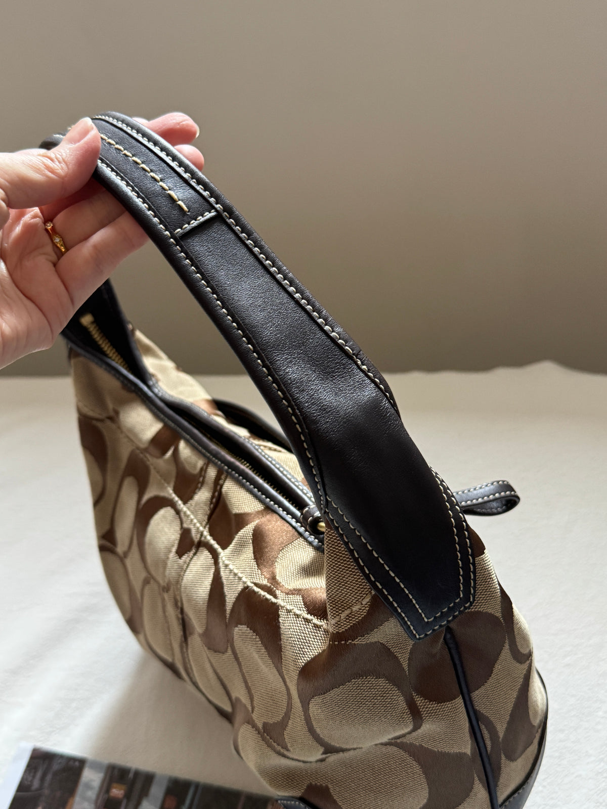 Vintage Coach chocolate hobo🥐