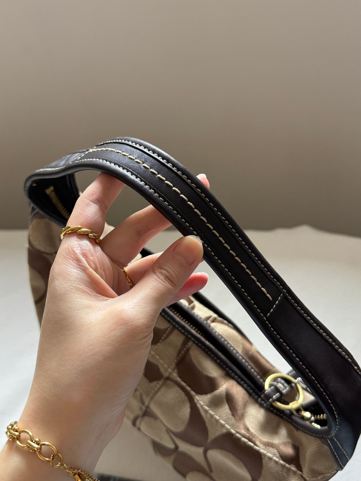 Vintage Coach chocolate hobo🥐
