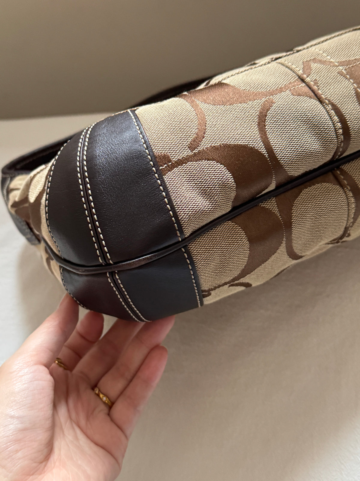 Vintage Coach chocolate hobo🥐