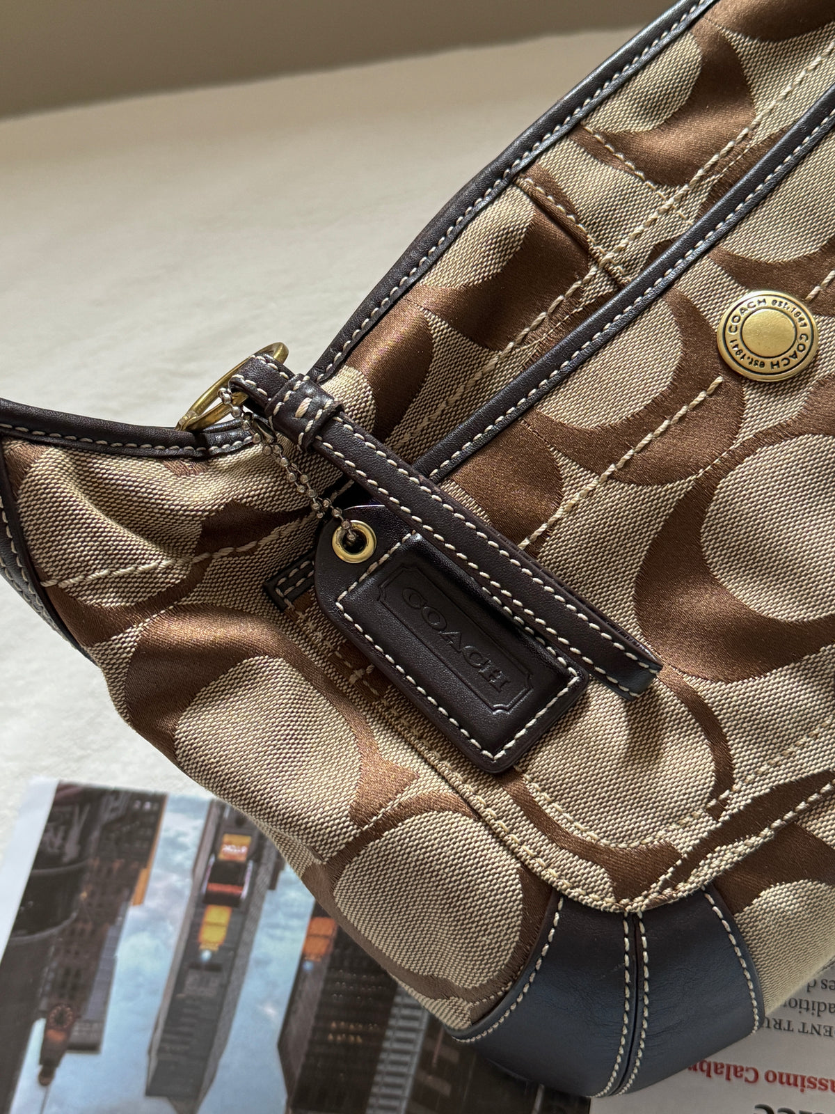 Vintage Coach chocolate hobo🥐