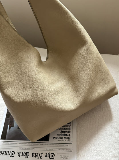 Vintage Loewe beige leather hobo bag💫