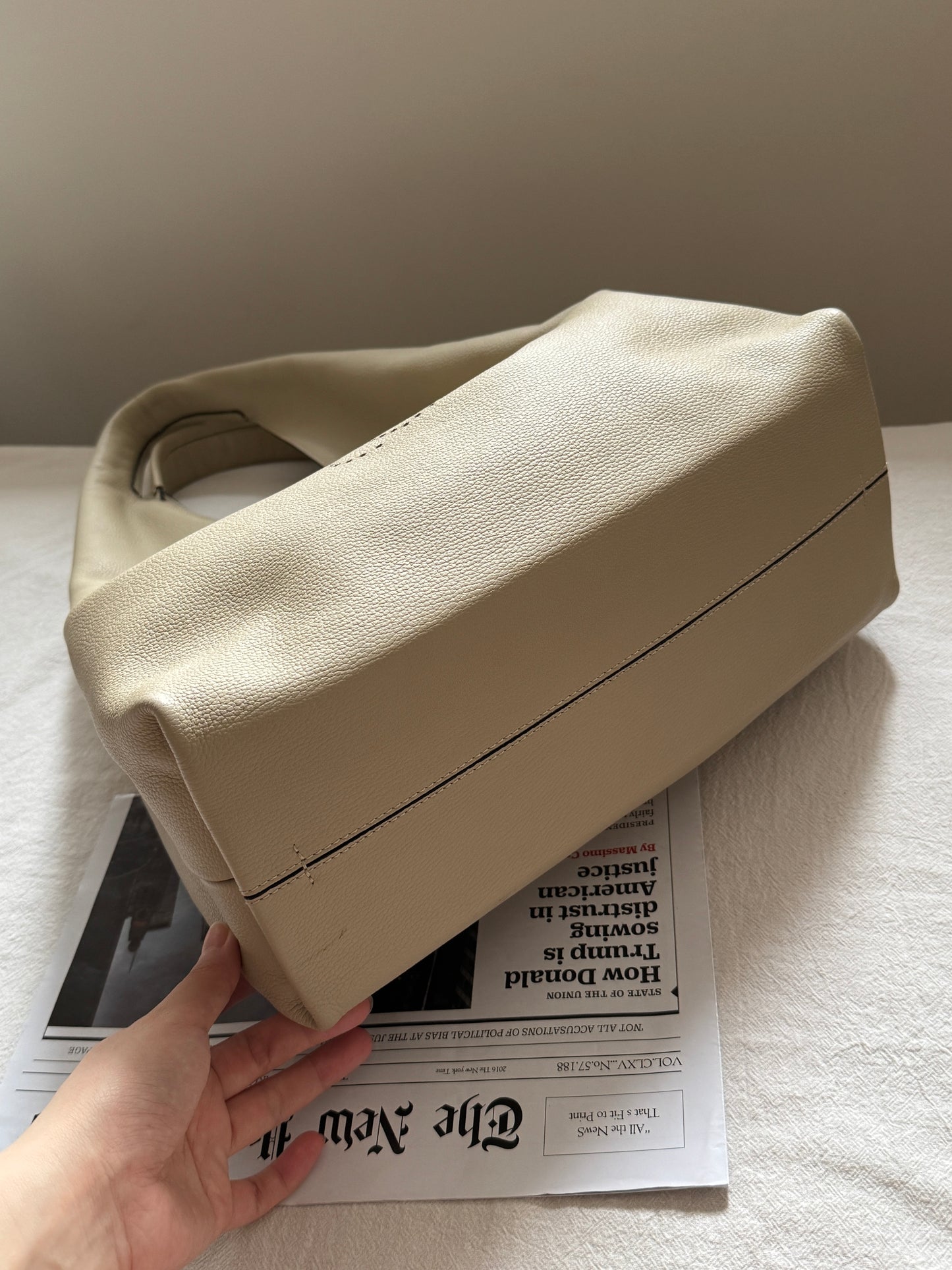 Vintage Loewe beige leather hobo bag💫