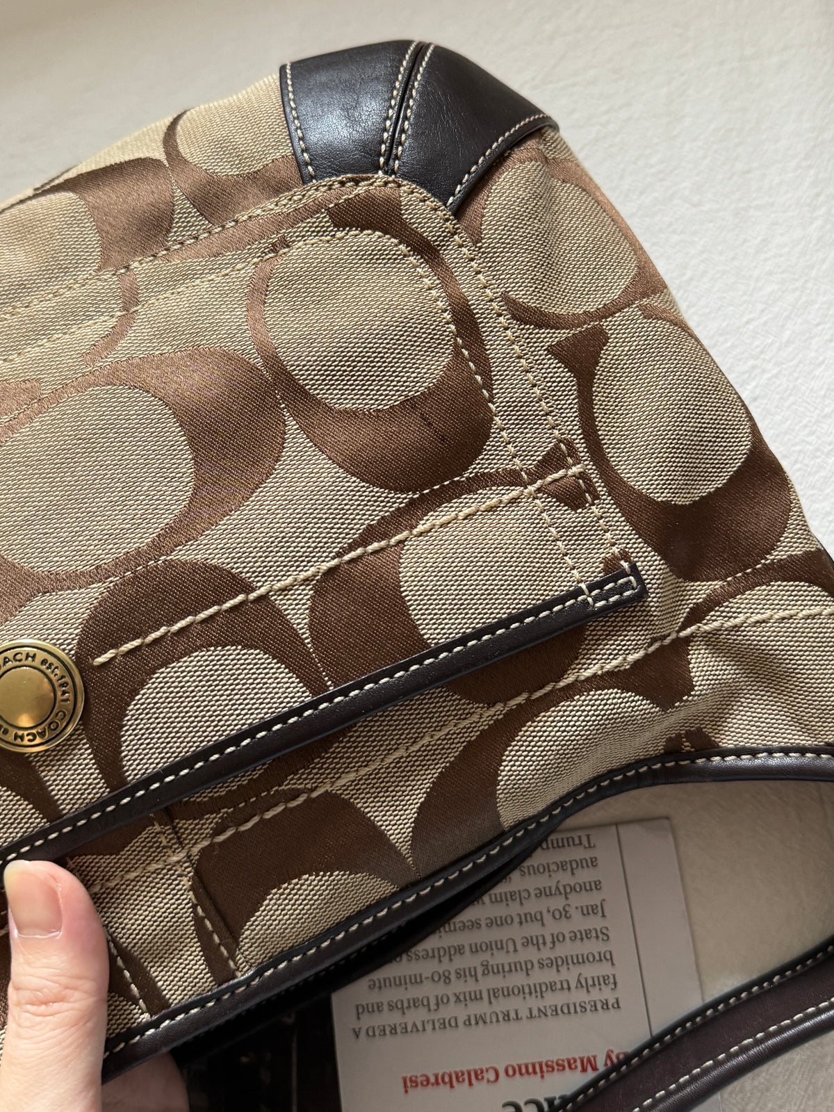 Vintage Coach chocolate hobo🥐