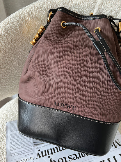 Vintage Loewe 黑金蛇骨水桶包