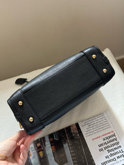 Vintage Loewe amazona 23 small