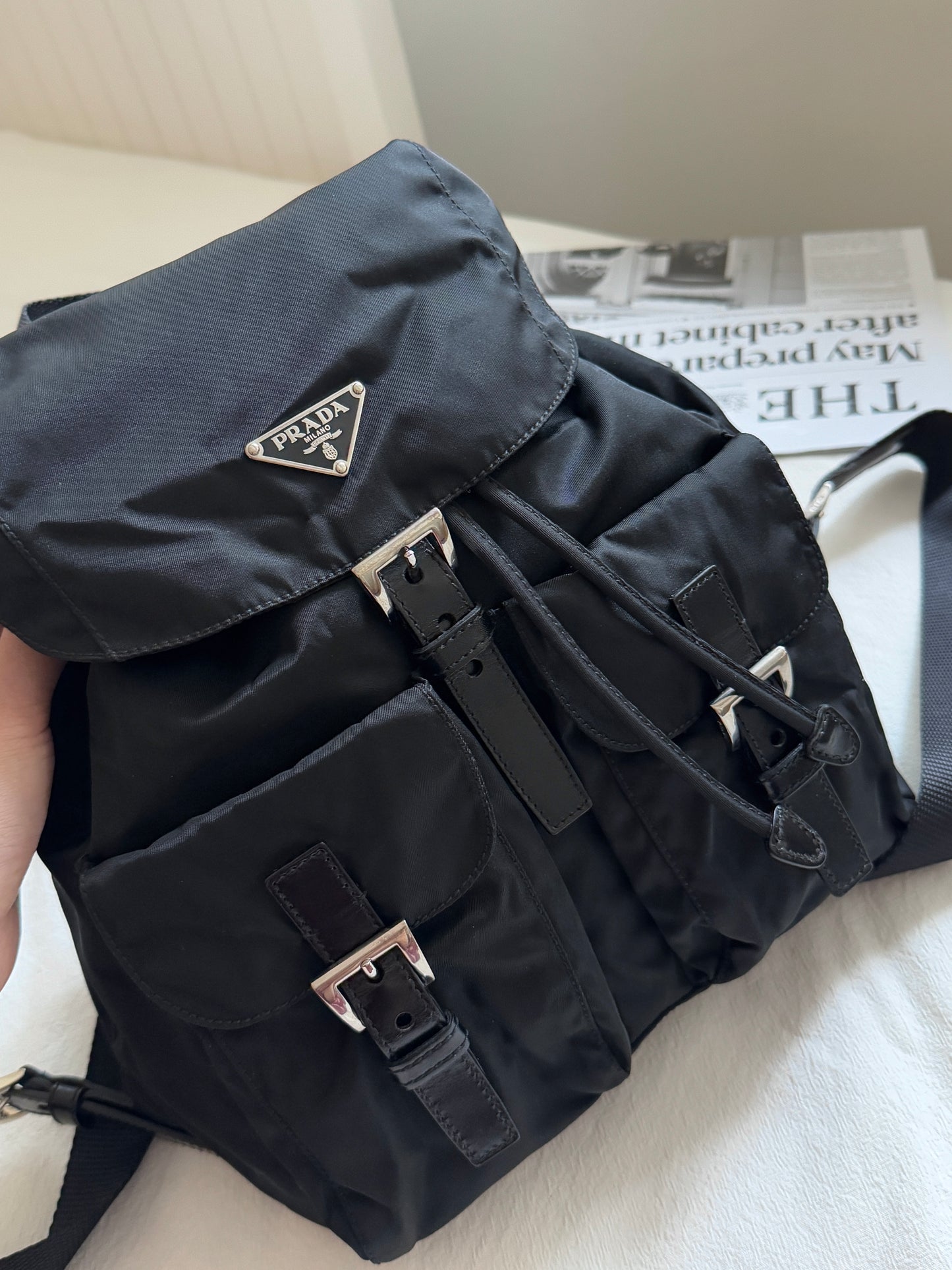 Vintage Prada 黑銀nylon backpack🩶