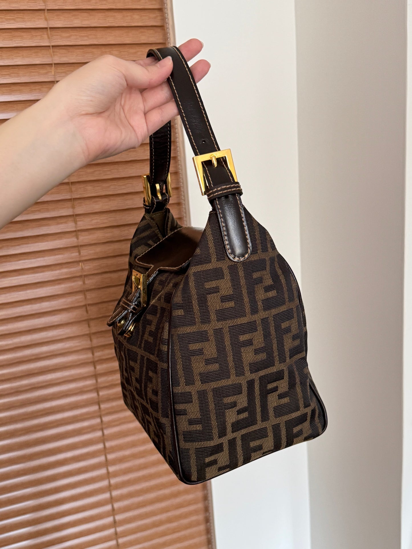 Vintage F e n d i 金扣✨zucca square bag