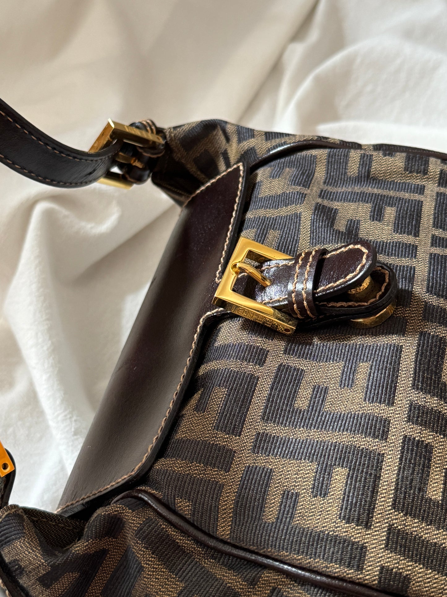 Vintage F e n d i 金扣✨zucca square bag