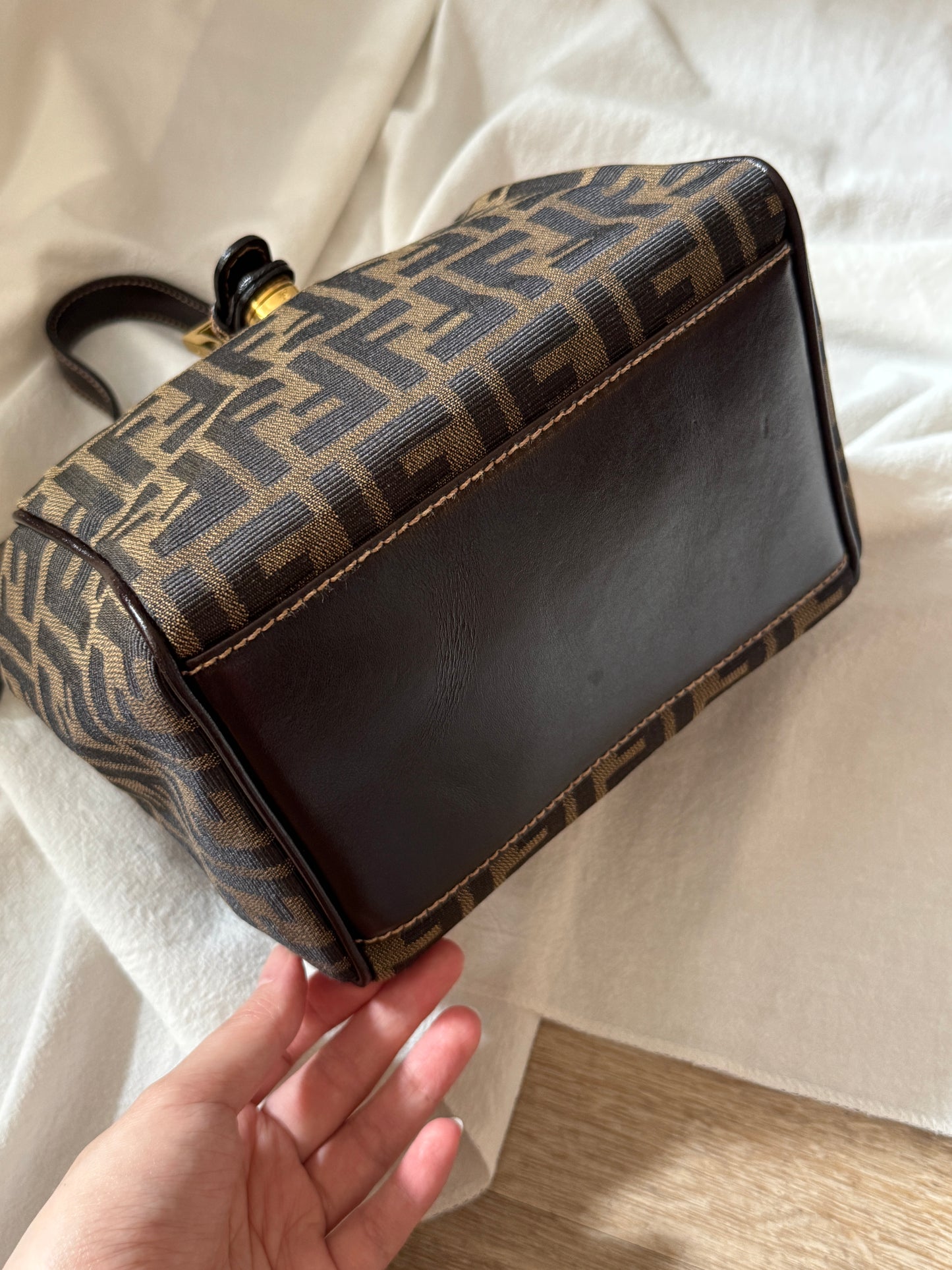 Vintage F e n d i 金扣✨zucca square bag