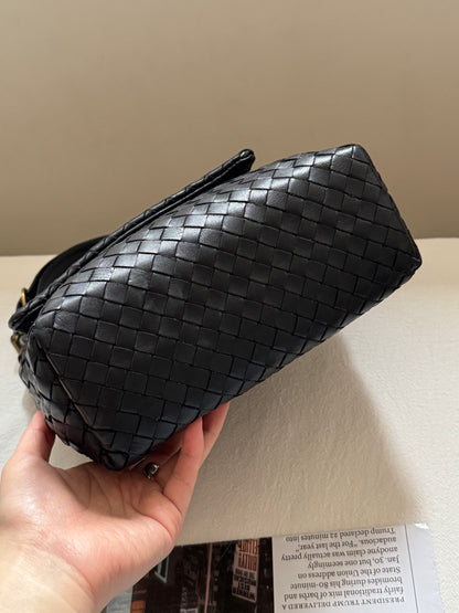 Vintage Bottega Veneta flap hobo bag