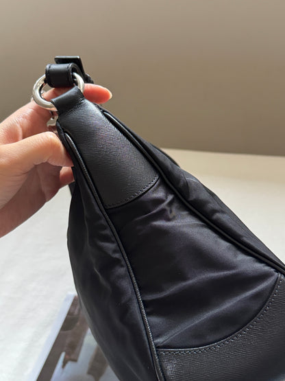 Vintage Prada nylon leather hobo bag🏍️