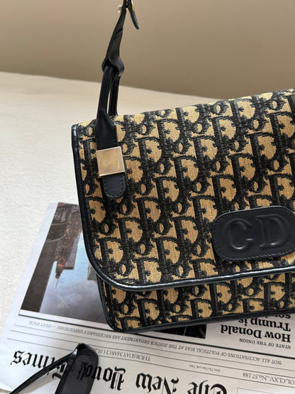 Vintage Dior navy oblique shoulder bag⚓️