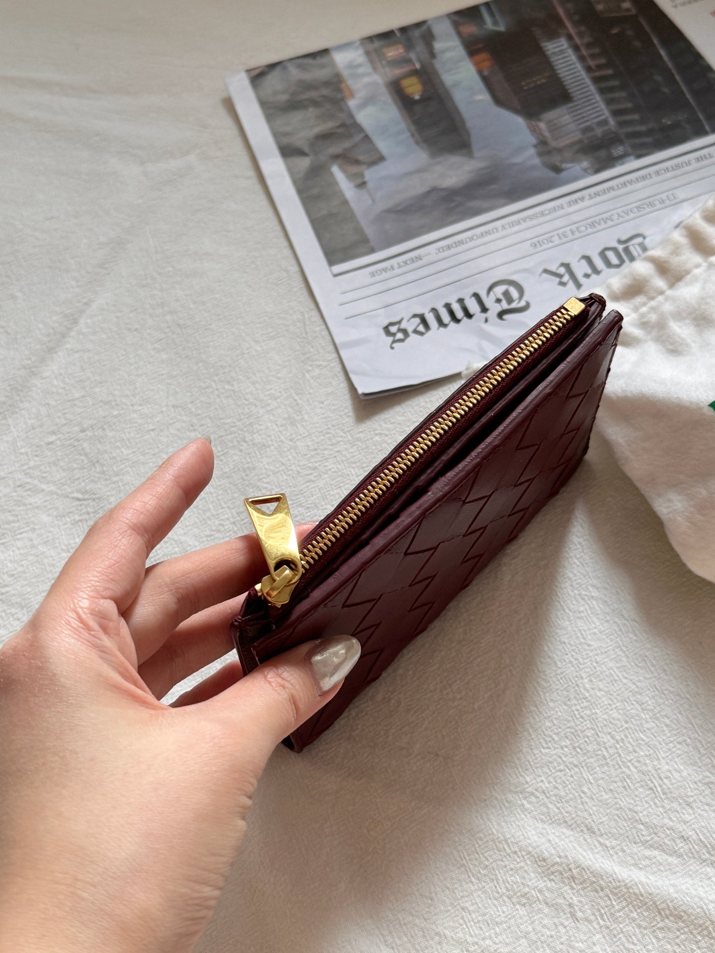 Pre-owned Bottega Veneta burgundy wallet🍷