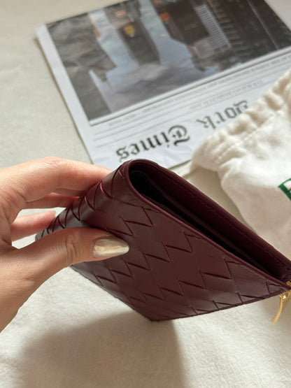 Pre-owned Bottega Veneta burgundy wallet🍷