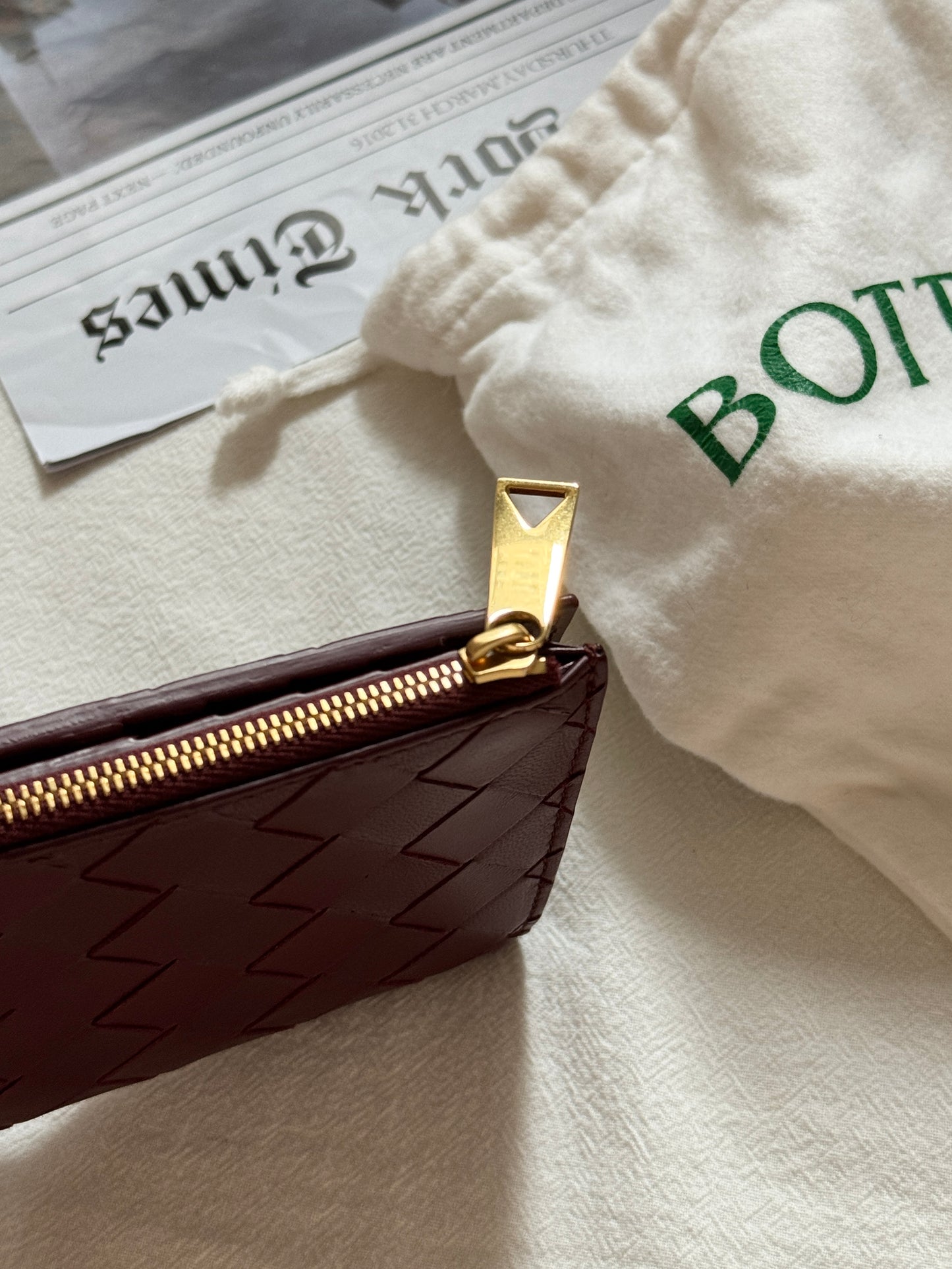Pre-owned Bottega Veneta burgundy wallet🍷