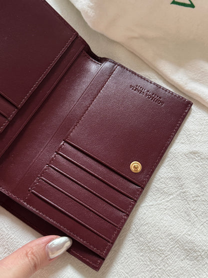Pre-owned Bottega Veneta burgundy wallet🍷